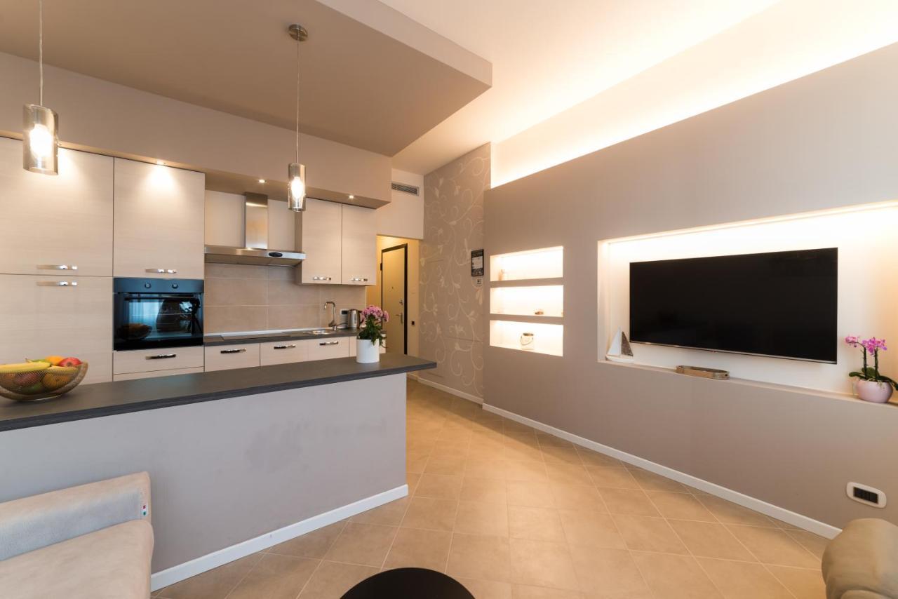 Dv Garda Suite Campione del Garda Bagian luar foto