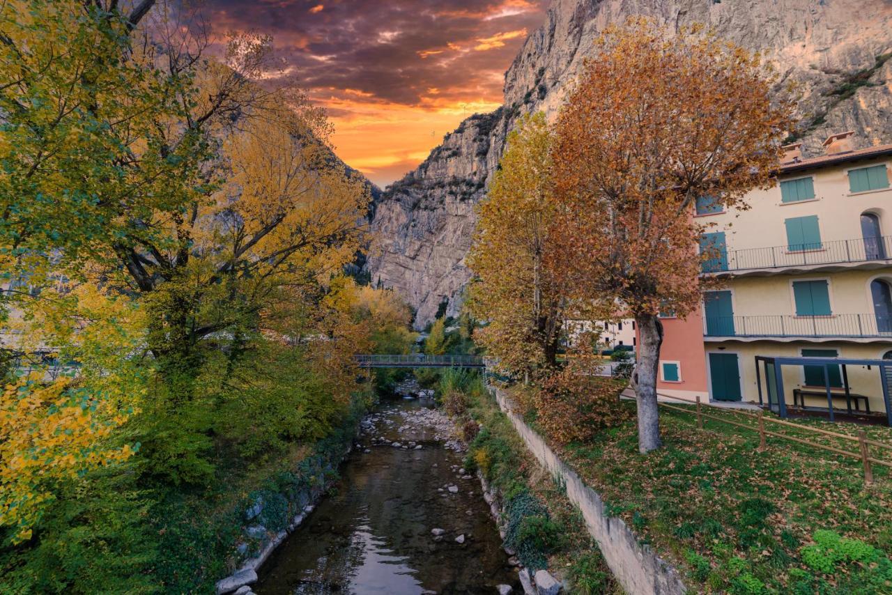 Dv Garda Suite Campione del Garda Bagian luar foto