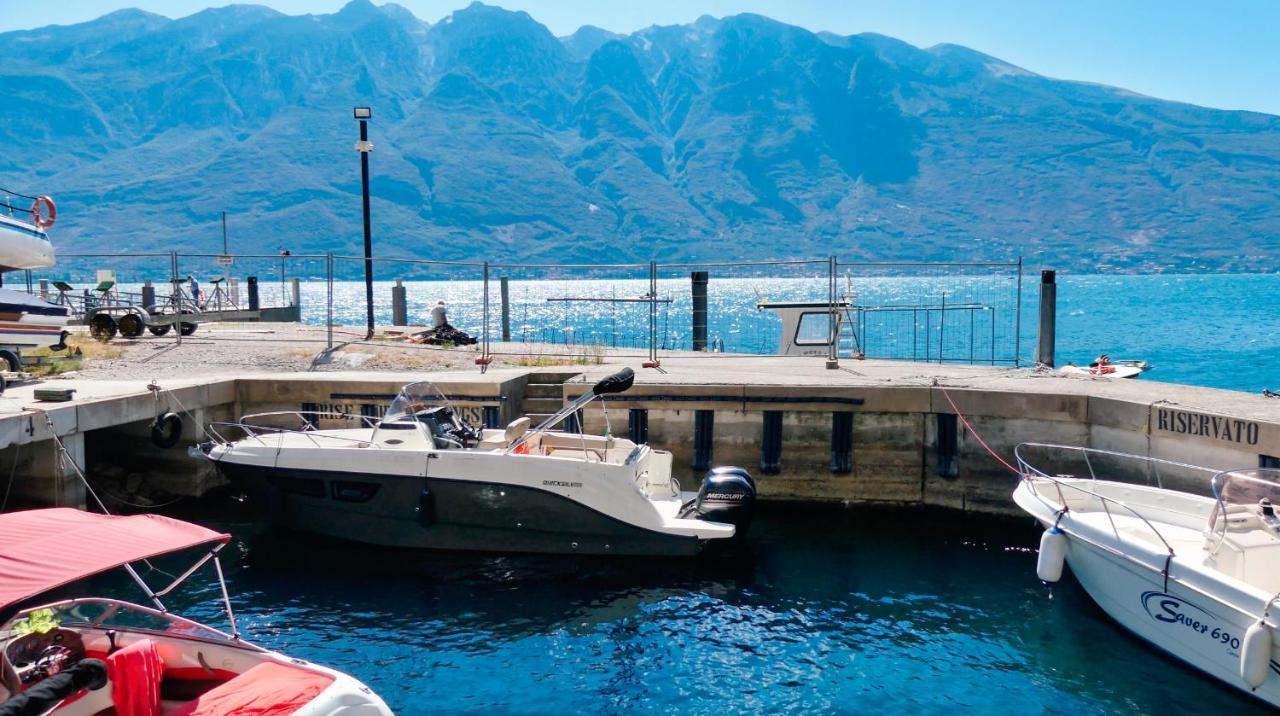 Dv Garda Suite Campione del Garda Bagian luar foto