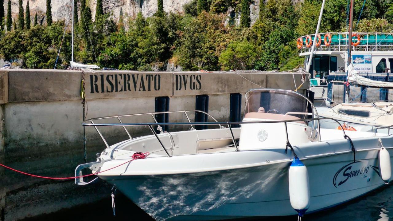 Dv Garda Suite Campione del Garda Bagian luar foto