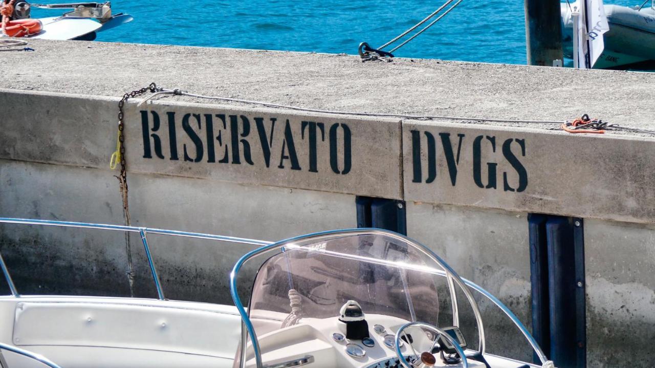 Dv Garda Suite Campione del Garda Bagian luar foto