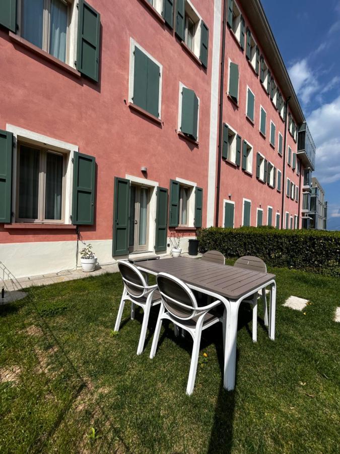 Dv Garda Suite Campione del Garda Bagian luar foto
