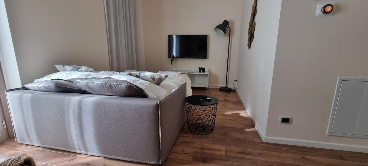 Dv Garda Suite Campione del Garda Bagian luar foto